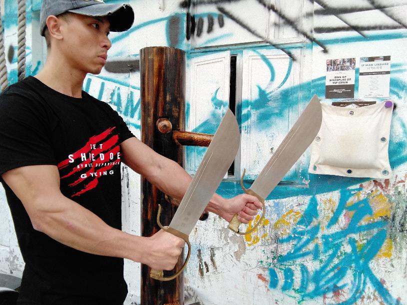 Wing Chun Baat Jaam Do八斬刀 (Butterfly Knife) Wing Chun Baat Jaam Do八斬刀 (Butterfly Knife)