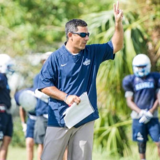 Play FAST Clinic Series: 4 Part Clinic on No Huddle Offense Play FAST Clinic Series: 4 Part Clinic on No Huddle Offense
